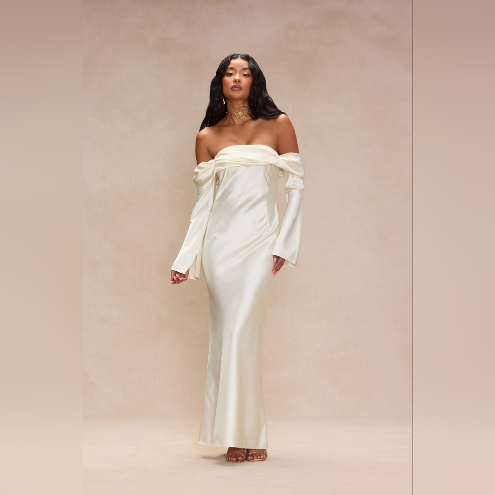 Fashion Nova Satin Maxi Dress M